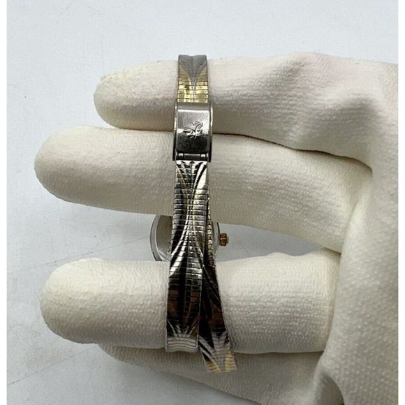 Sarah Coventry Supreme Metal Band Gold Silver Tone Ladies Watch Diamond Chip - Picture 5 of 6